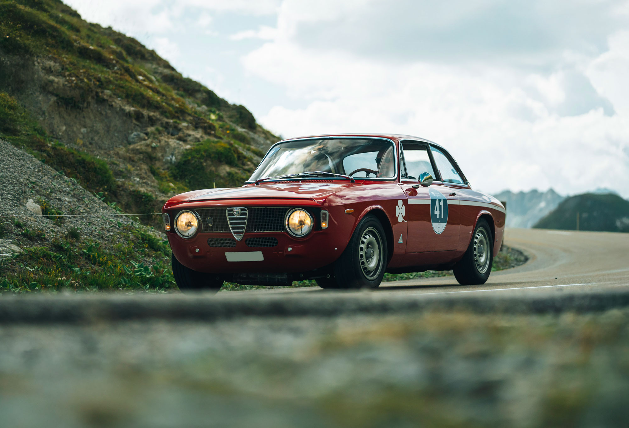alfa-romeo-GTA-1300-junior-stradale